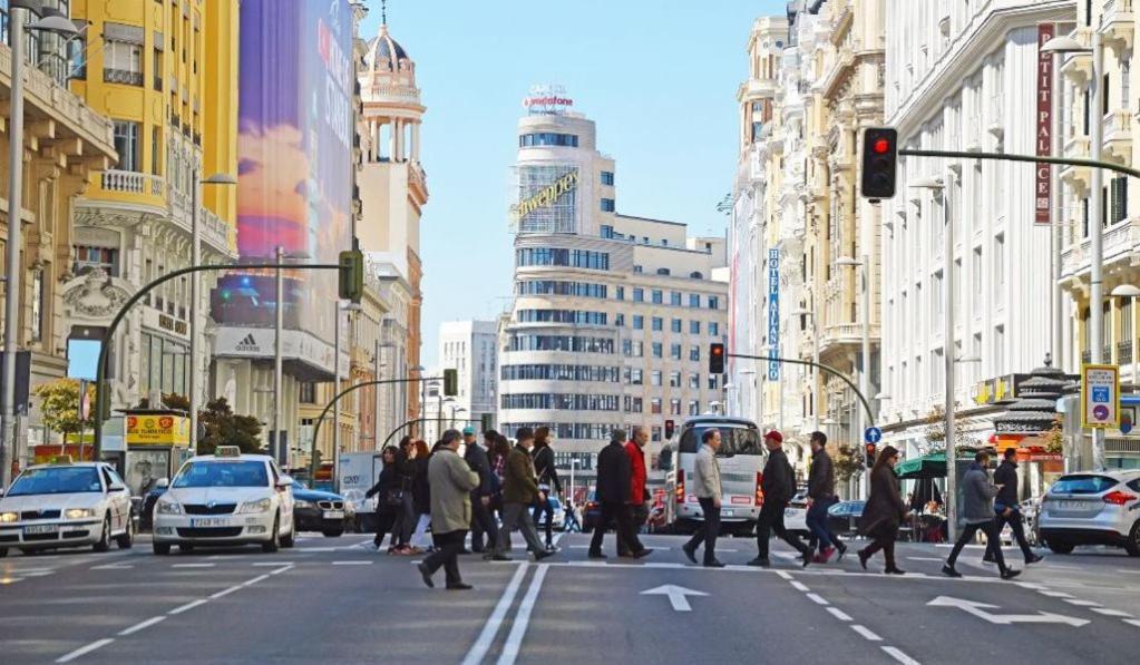 Punta Me Suites Next To Gran Via Madrid Luaran gambar